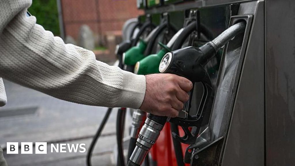 Oil prices rise after US and Iran exchange fire in Hormuz strait