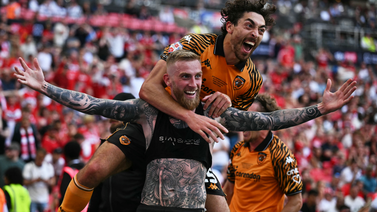 
                        Oliver McBurnie's last-gasp goal seals Hull City Premier League return in playoff final win over Middlesbrough
                    
