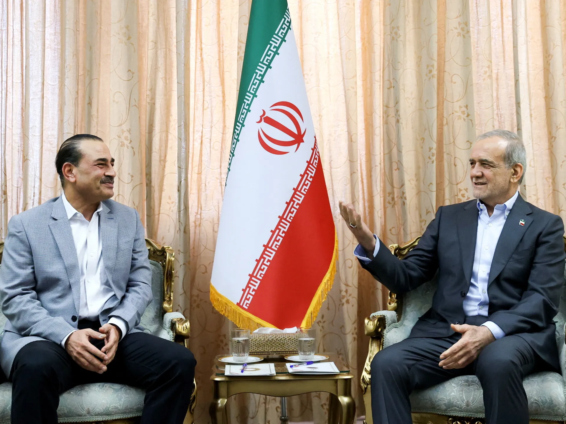 Pakistan army chief visits Tehran to push for end to US-Israeli war on Iran