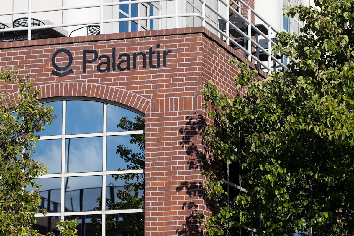 Palantir shares fall 5% despite record Q1 revenue amid booming US business