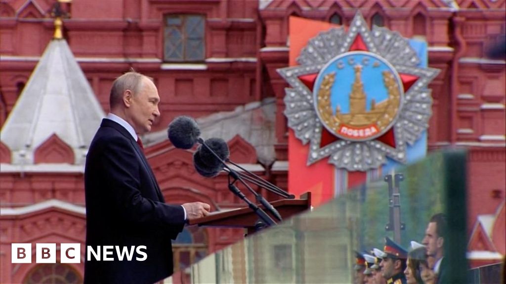 Putin denounces Nato at scaled back Victory Day parade