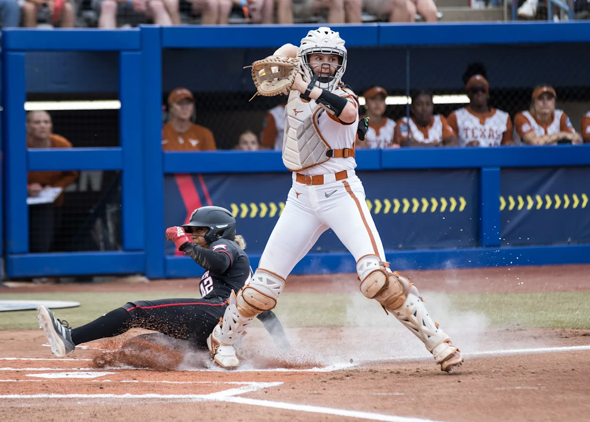 Reese Atwood, Ashton Maloney win Gold Gloves for Texas softball