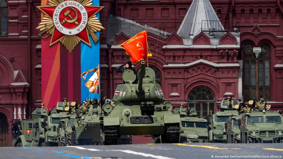 Russia offers Ukraine May 8-9 ceasefire amid WWII anniversary, but threatens major reprisals in same breath
