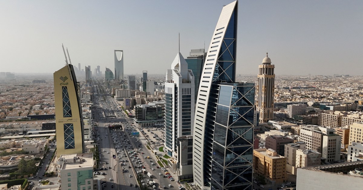 Saudi Arabia posts $33.5bn budget deficit amid drop in oil sales