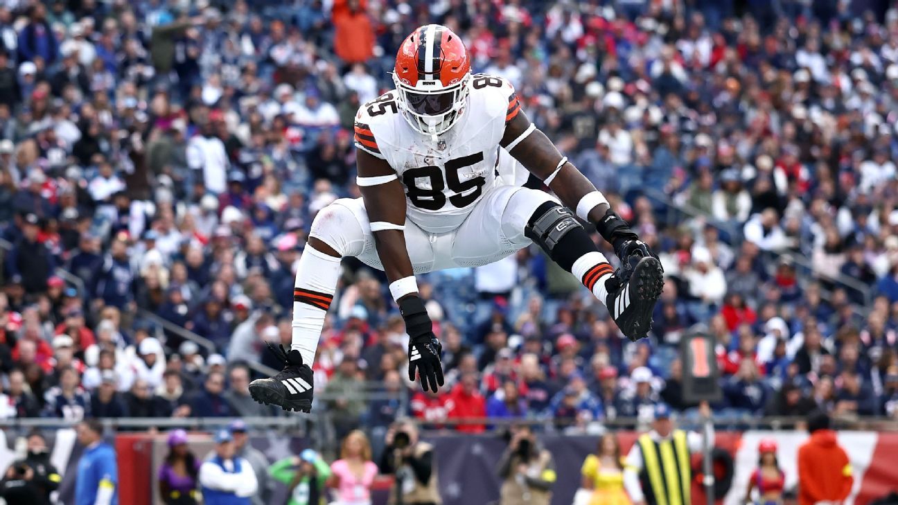 Sources: Chargers, TE Njoku agree to 1-yr. deal