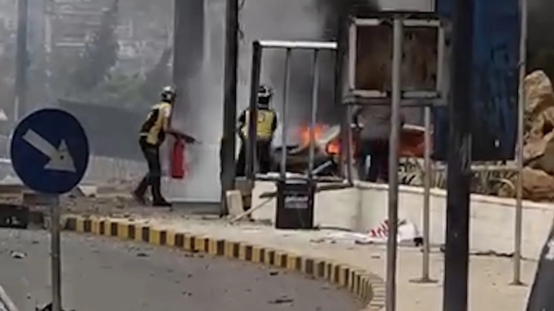 Suspected car bomb explodes in Syrian capital Damascus