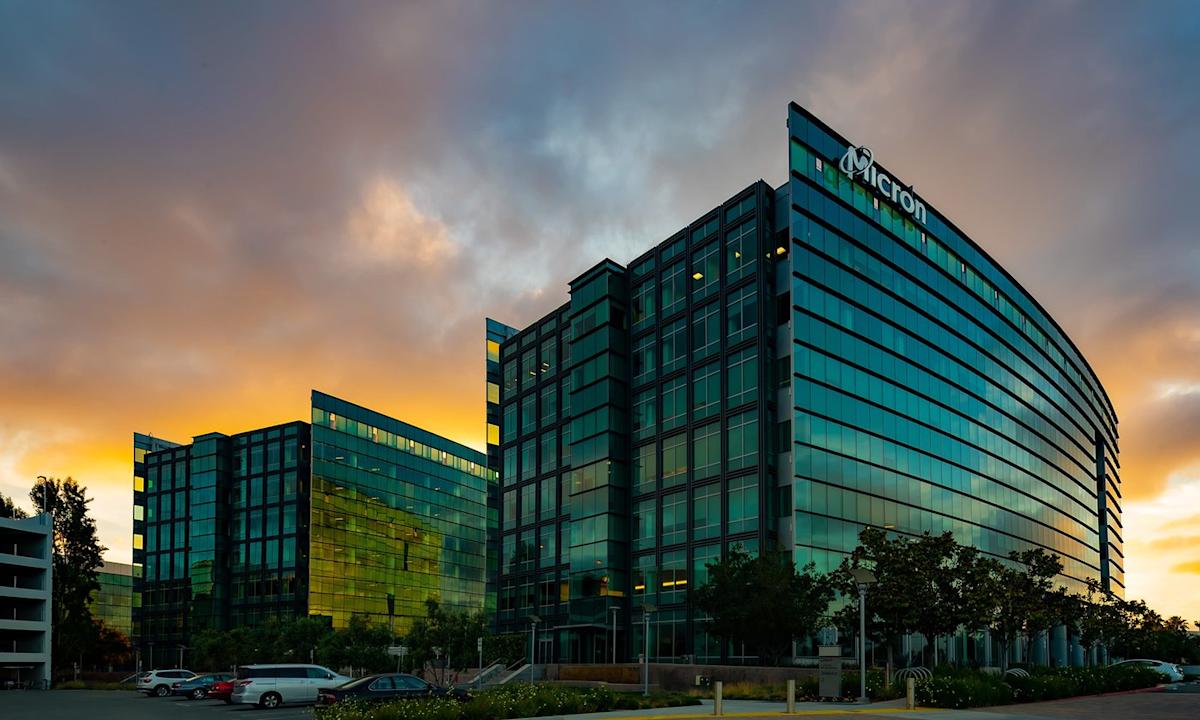 The AI Inference Supercycle Is Here. These 2 Stocks Will Be the Biggest Winners of This Megatrend (Hint: It's Not Broadcom or Intel)