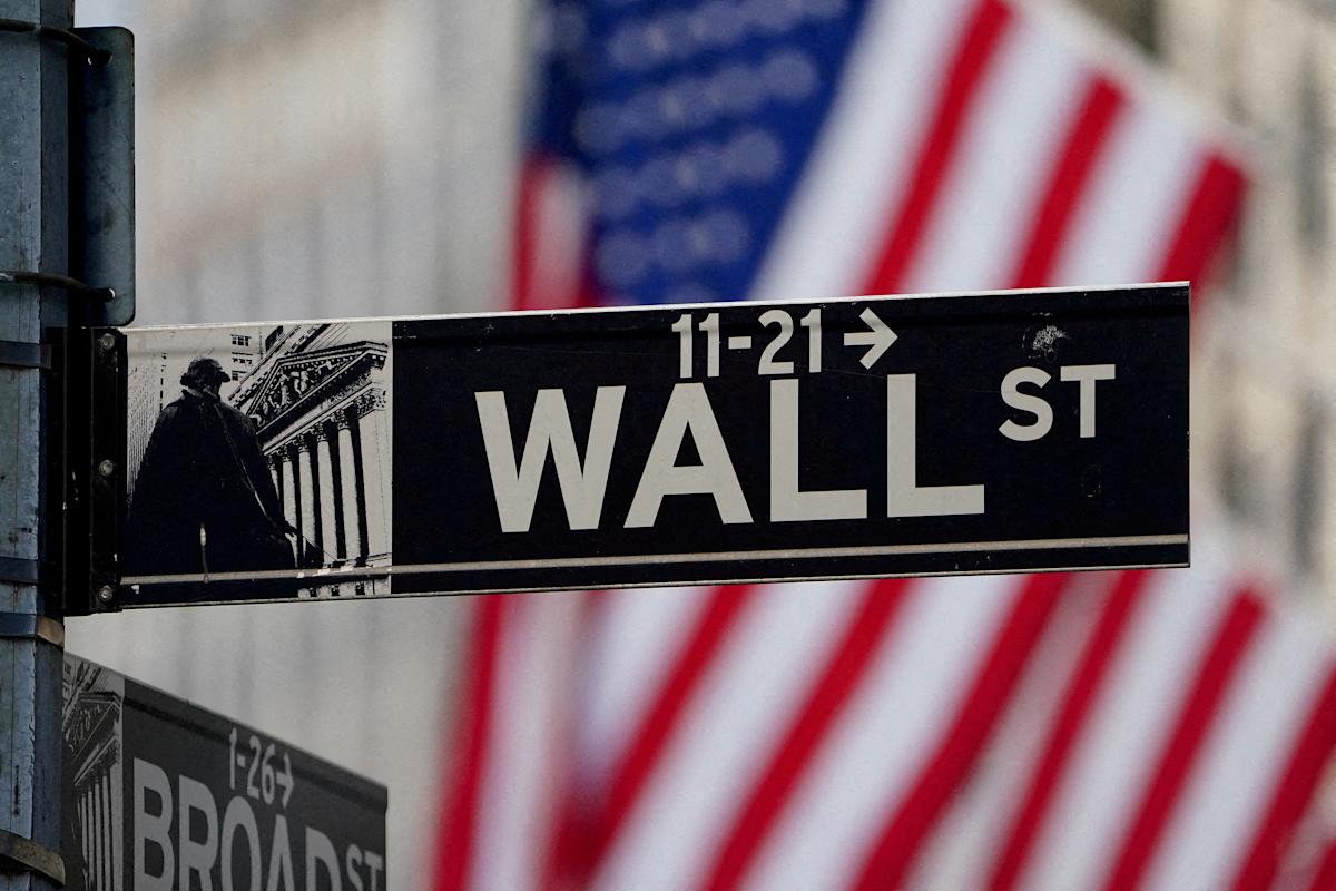 The S&P 500's earnings boom is facing a bond market warning: Chart of the Day