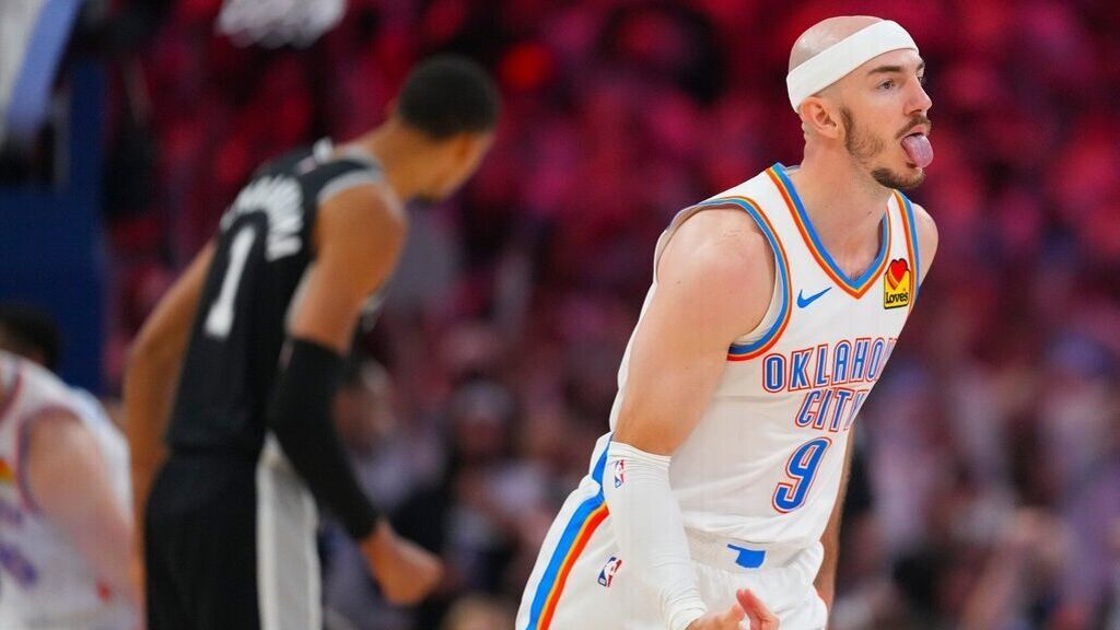 Thunder use balanced attack to take series lead