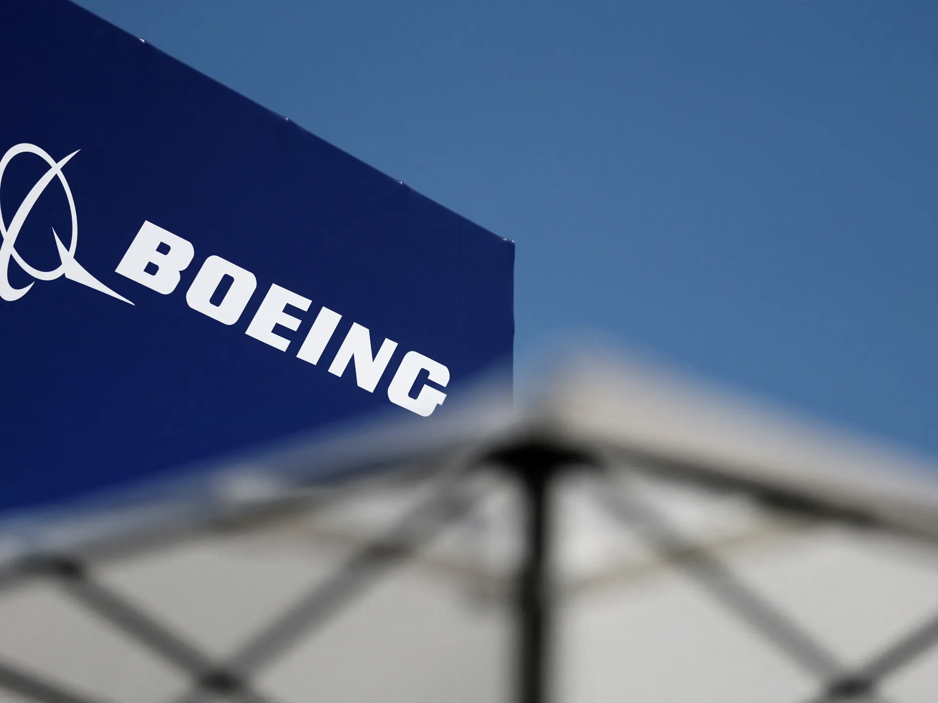 Trump says China to buy 200 Boeing planes, much lower than expected