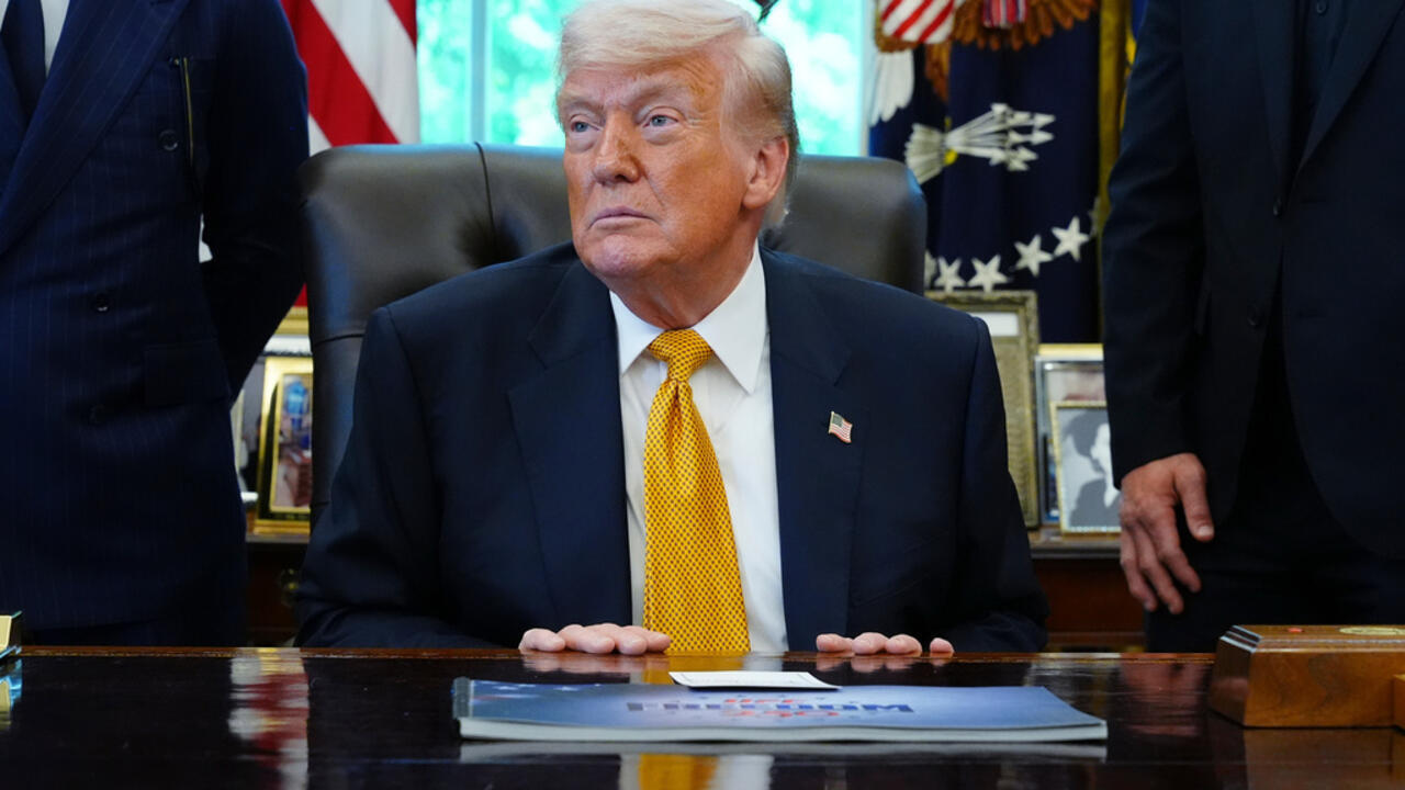 Trump sets July 4 ultimatum for EU on trade pact