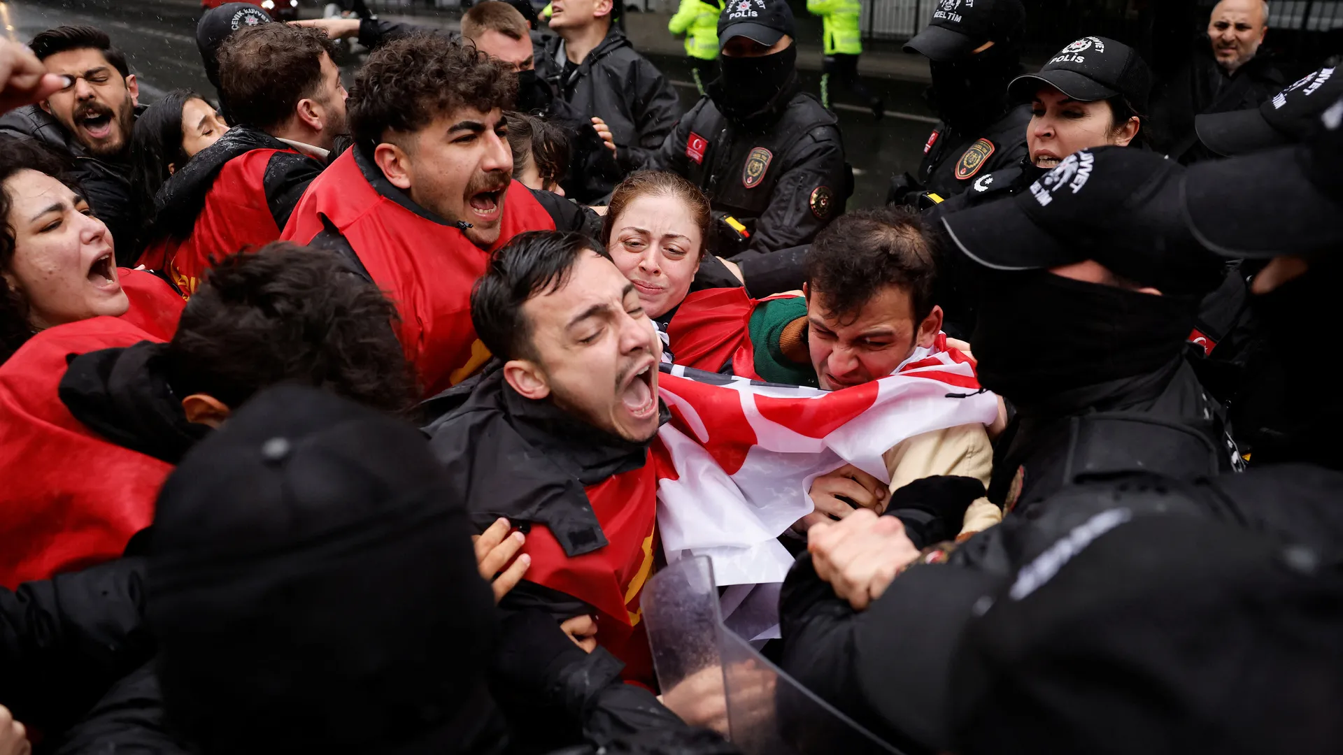 Turkish police fire tear gas, arrest hundreds at May Day rally