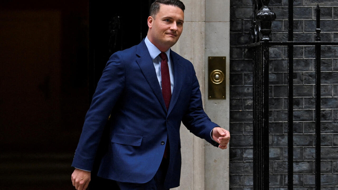 UK health secretary Wes Streeting resigns and is expected to challenge Keir Starmer's leadership