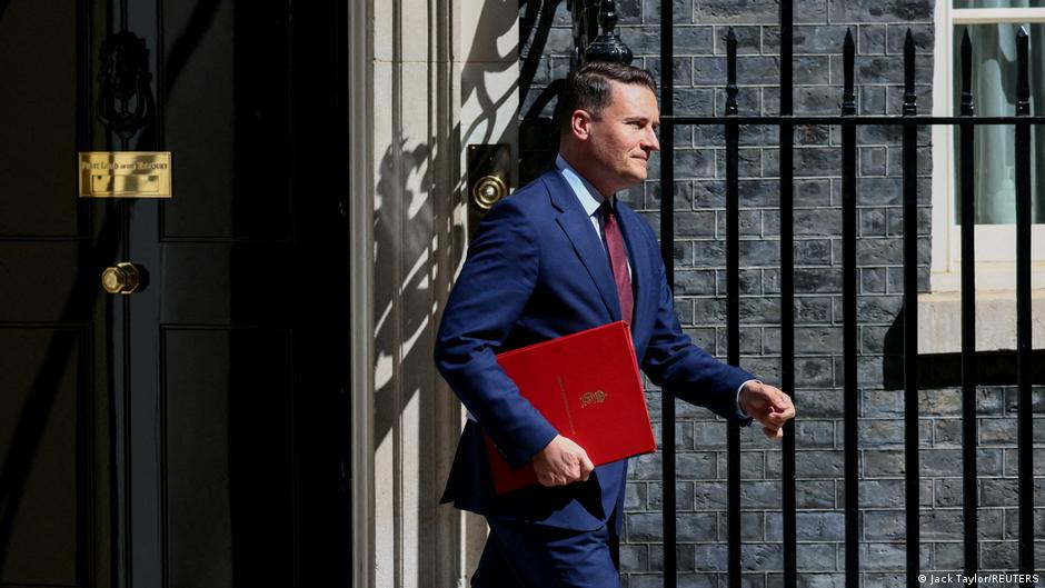 UK: Health Secretary Wes Streeting resigns, likely in bid to topple PM Keir Starmer