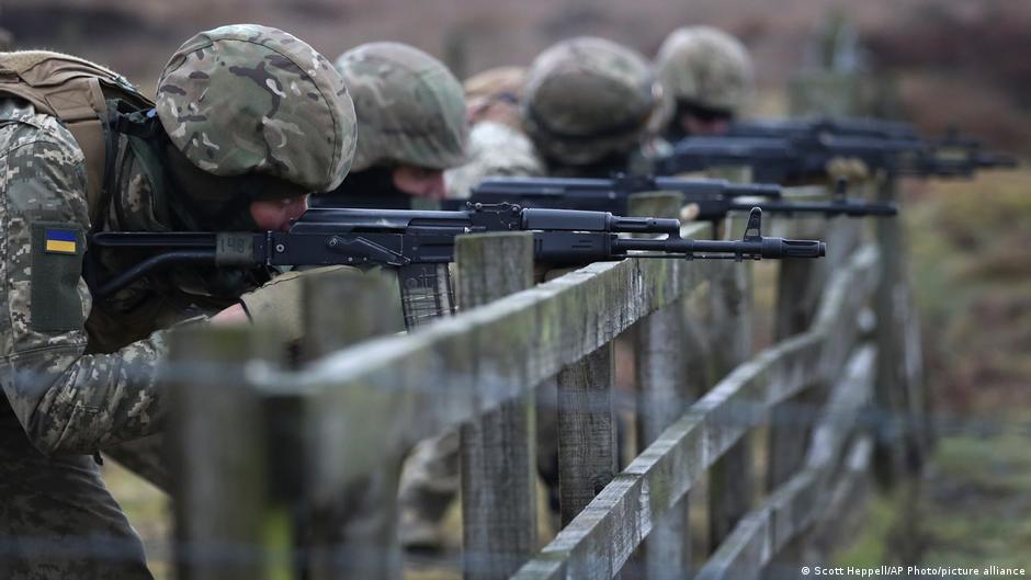 Ukraine plans army pay hikes, phased discharge — Zelenskyy