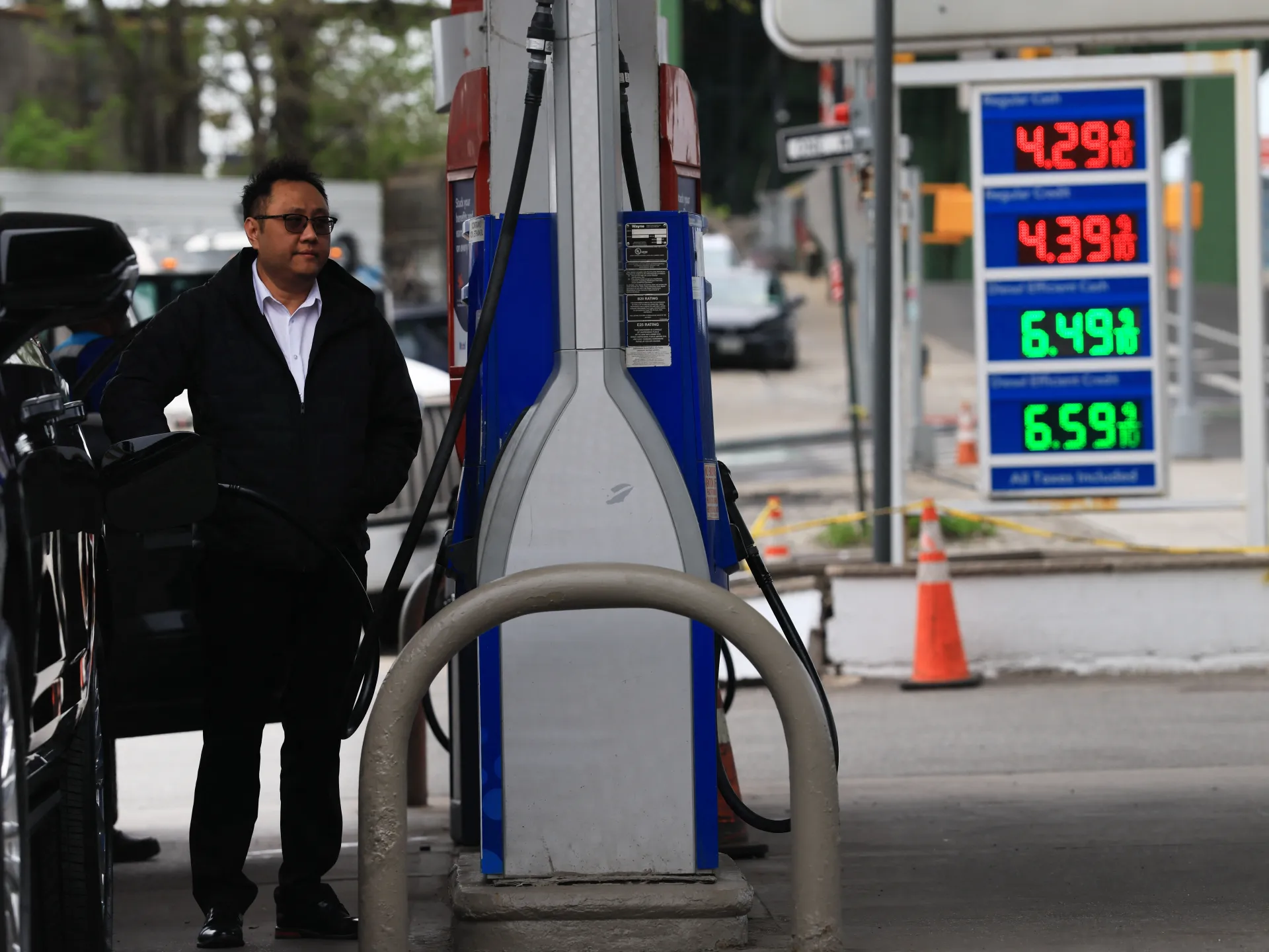 US petrol prices 50 percent higher than before war on Iran