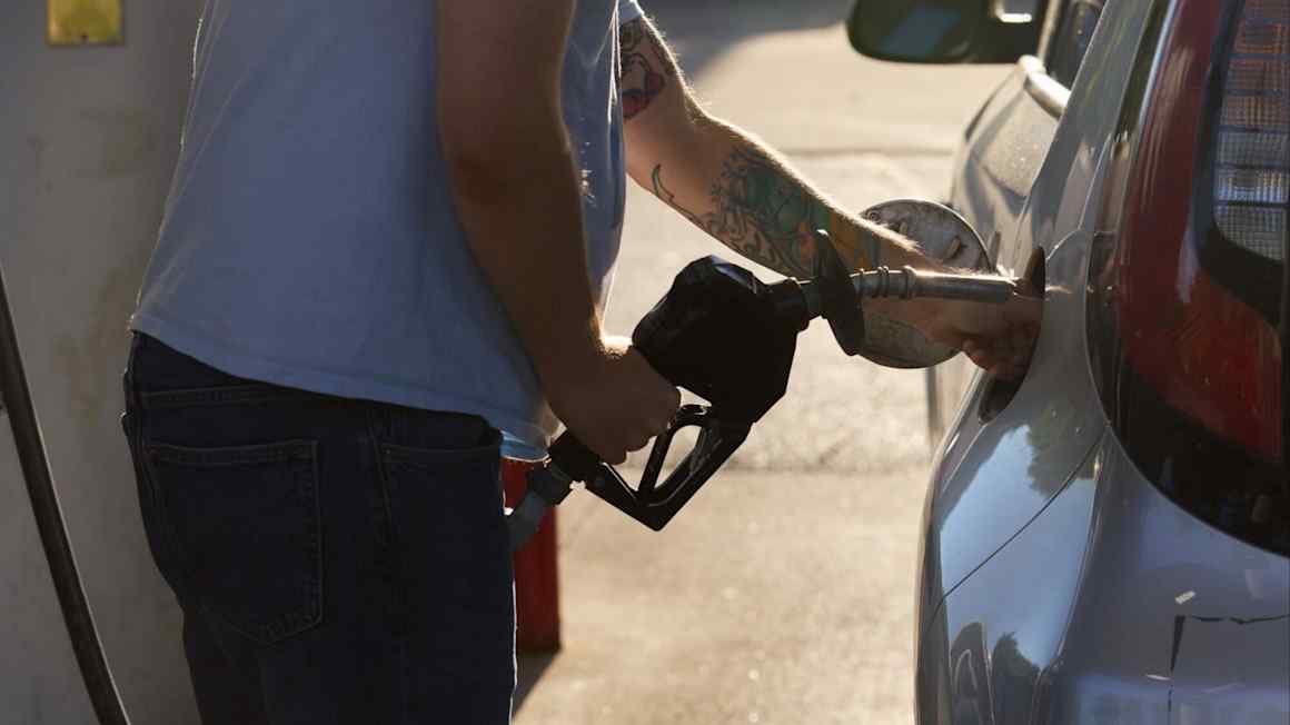 US to consider suspending petrol tax as Iran war pushes up prices 