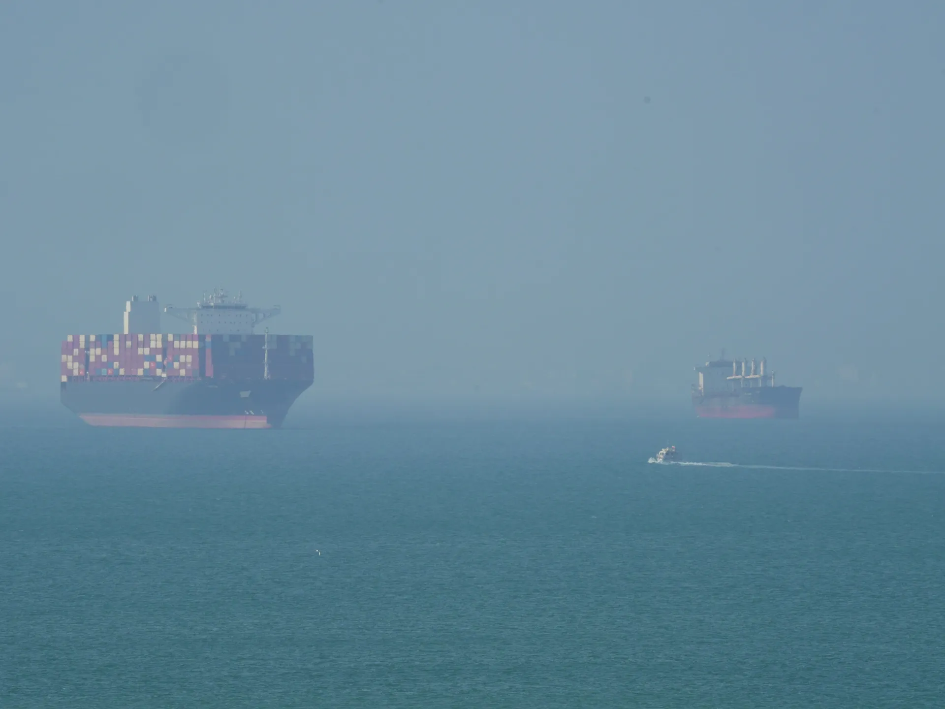 US warns shippers against paying Strait of Hormuz tolls, ‘donations’