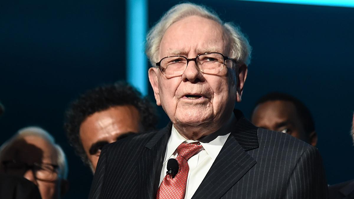 Warren Buffett said 90% of his wife's inheritance will go into a single investment. Here's why and how you can do it too