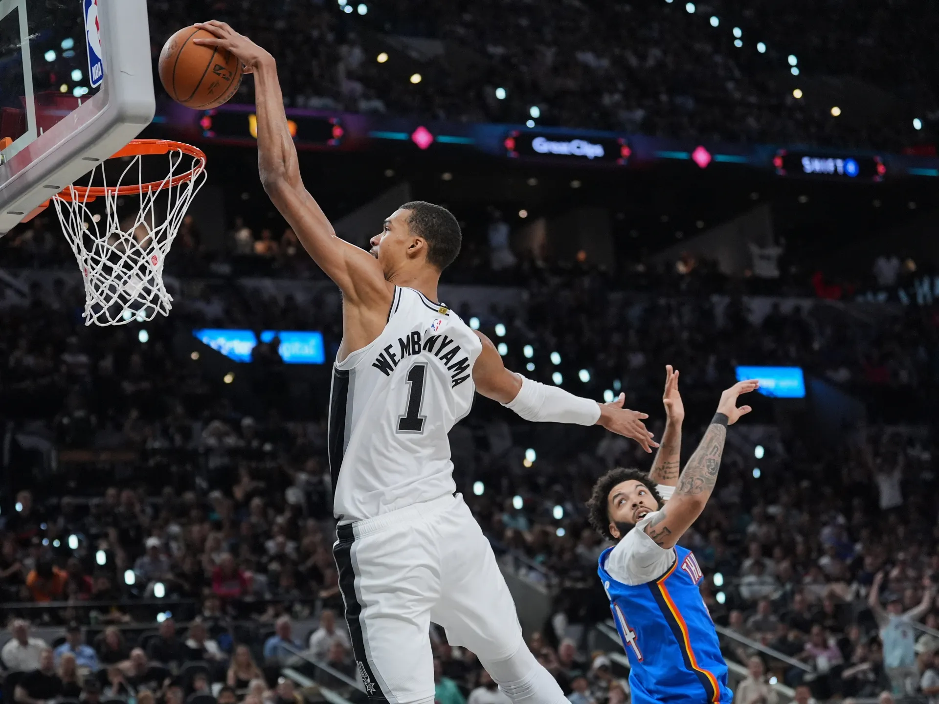 Wembanyama scores 33 as Spurs rip Thunder to level NBA playoffs