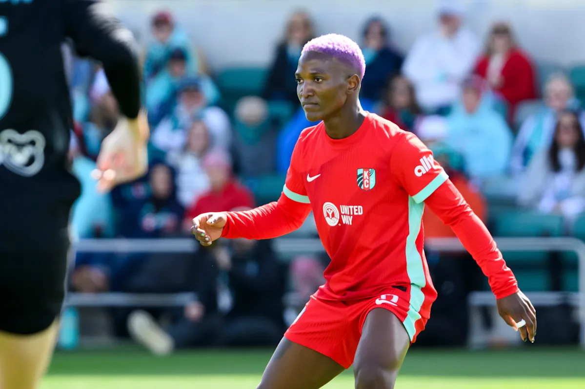 Wilson converts penalty kick to pull Thorns into a 2-2 draw with the Royals