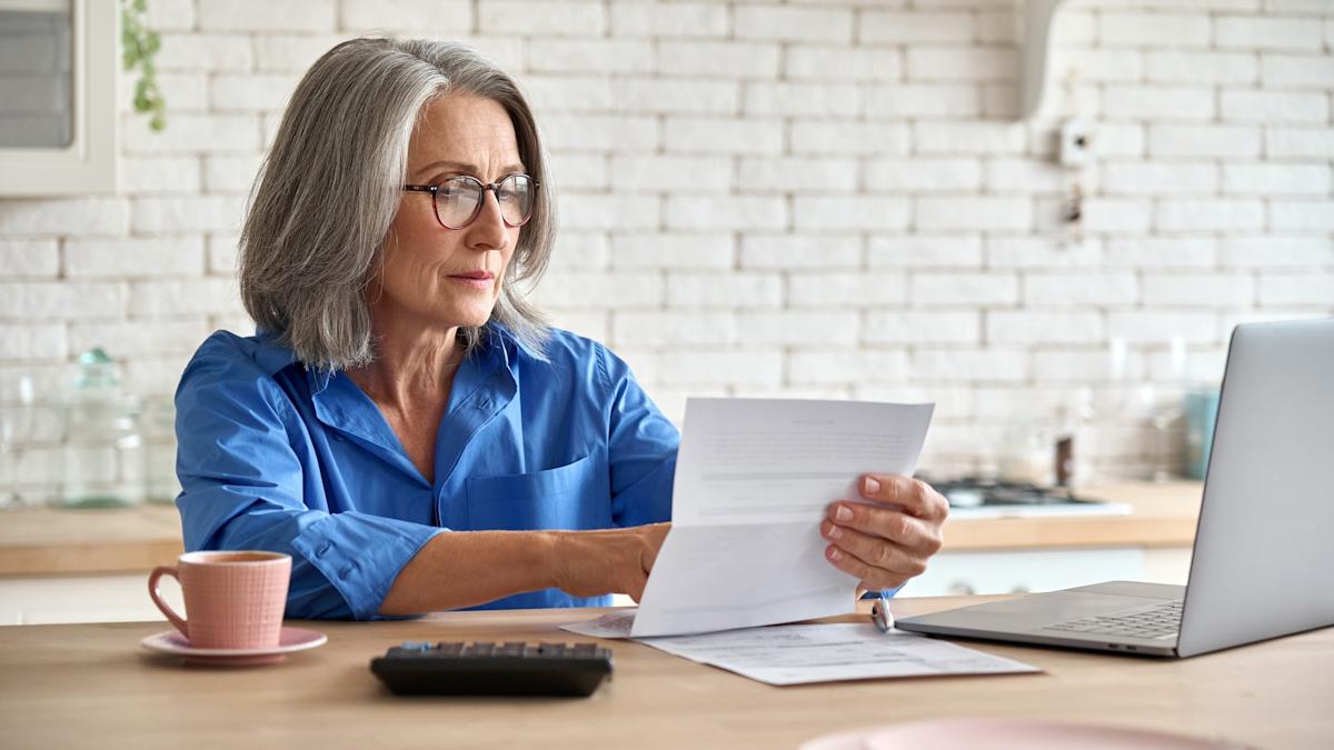 You're 50 with $30,000 in debt and nothing saved for retirement — here's how to hit $500K by 65