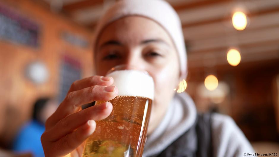Young Czechs drink less beer, but risk other addictions