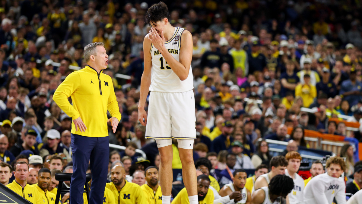 
                        2026 NBA Mock Draft: After hiring Michigan's Dusty May, Mavericks take former Wolverines star Aday Mara
                    
