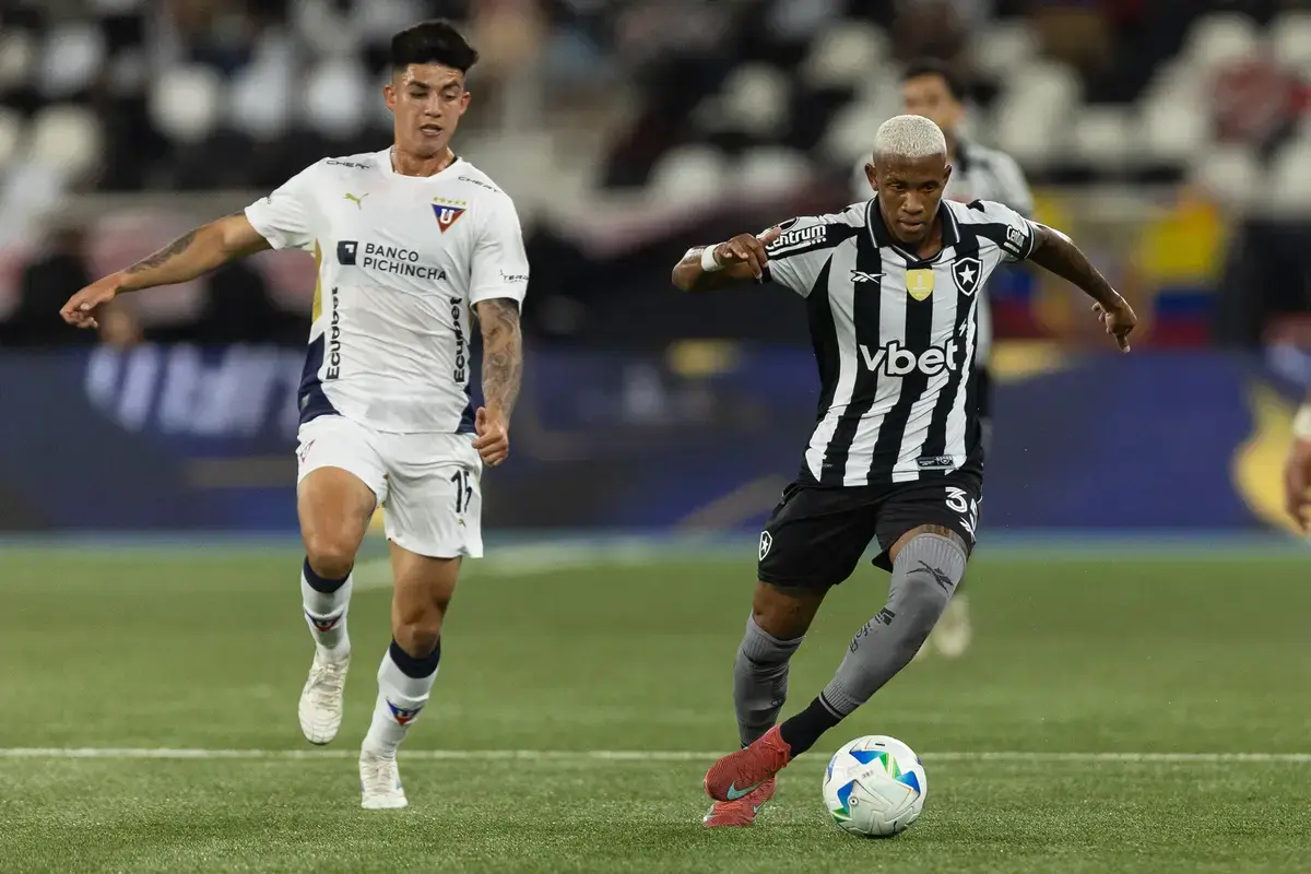 Arsenal target gives insight into the positions he can play for them