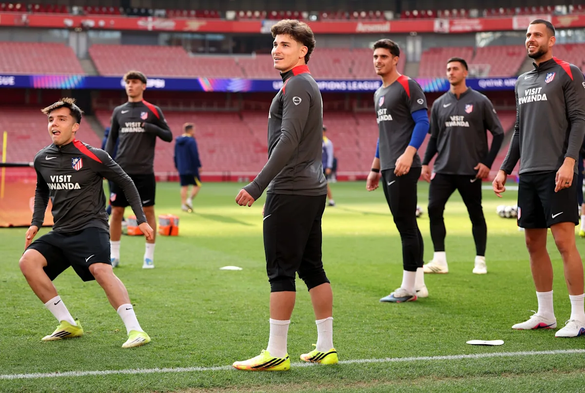 Barcelona reach five-year agreement with superstar forward – report