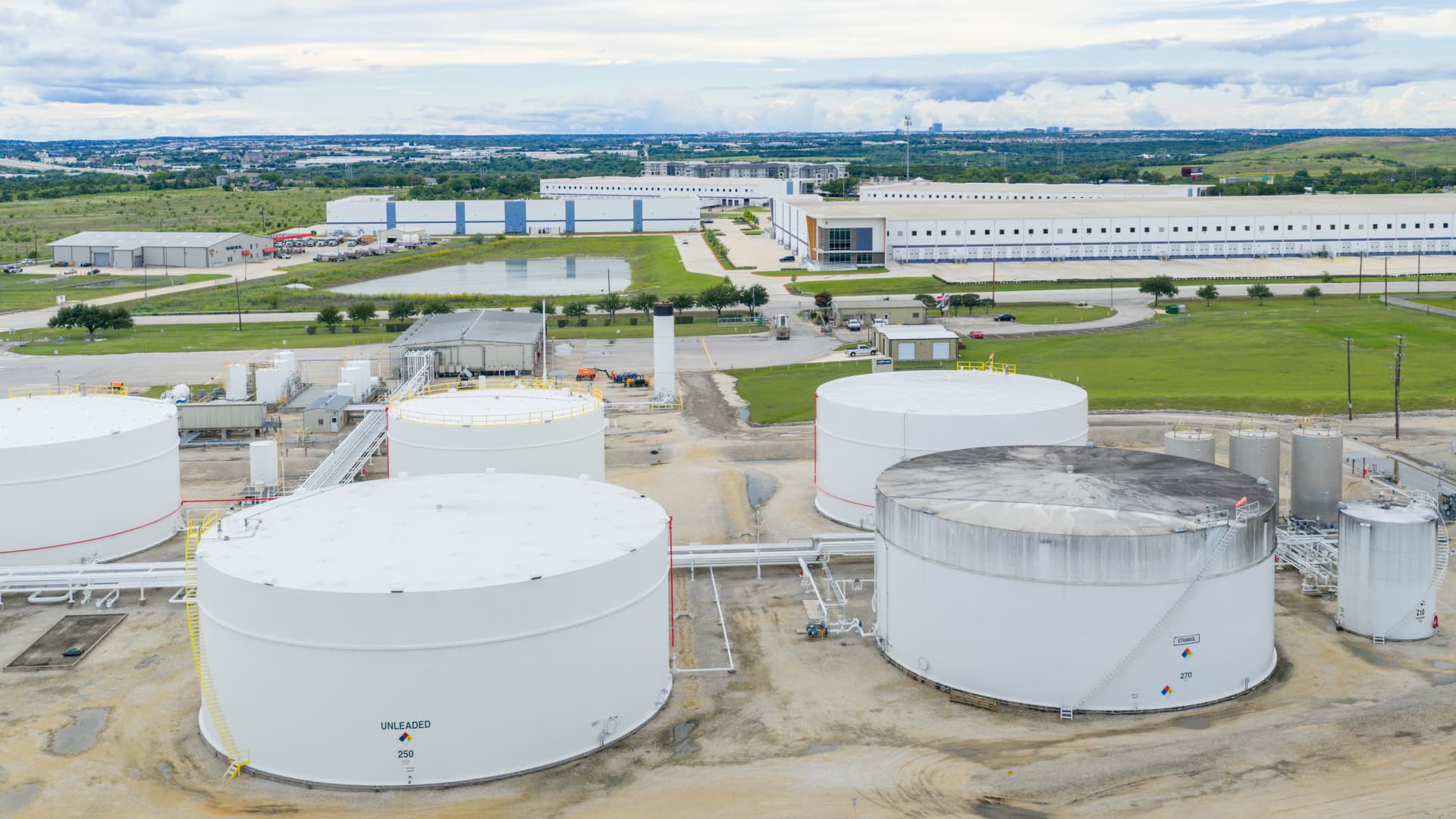 Brent falls below $76, notching its lowest level since day before U.S.-Iran war