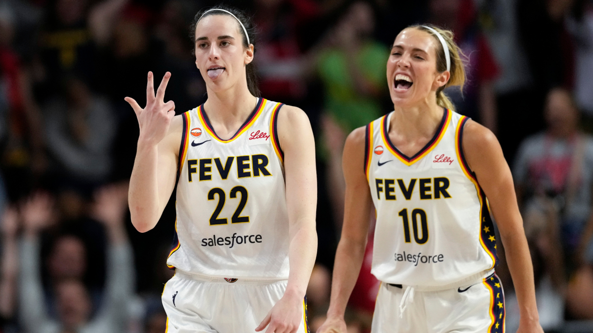 
                        Caitlin Clark hits first game-winner of WNBA career following rough stretch for Fever
                    