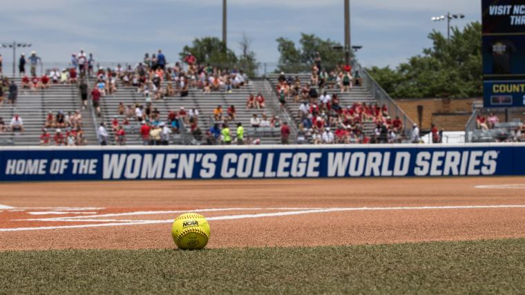 College softball on TV today: Full schedule, times, channels, scores for Monday WCWS games