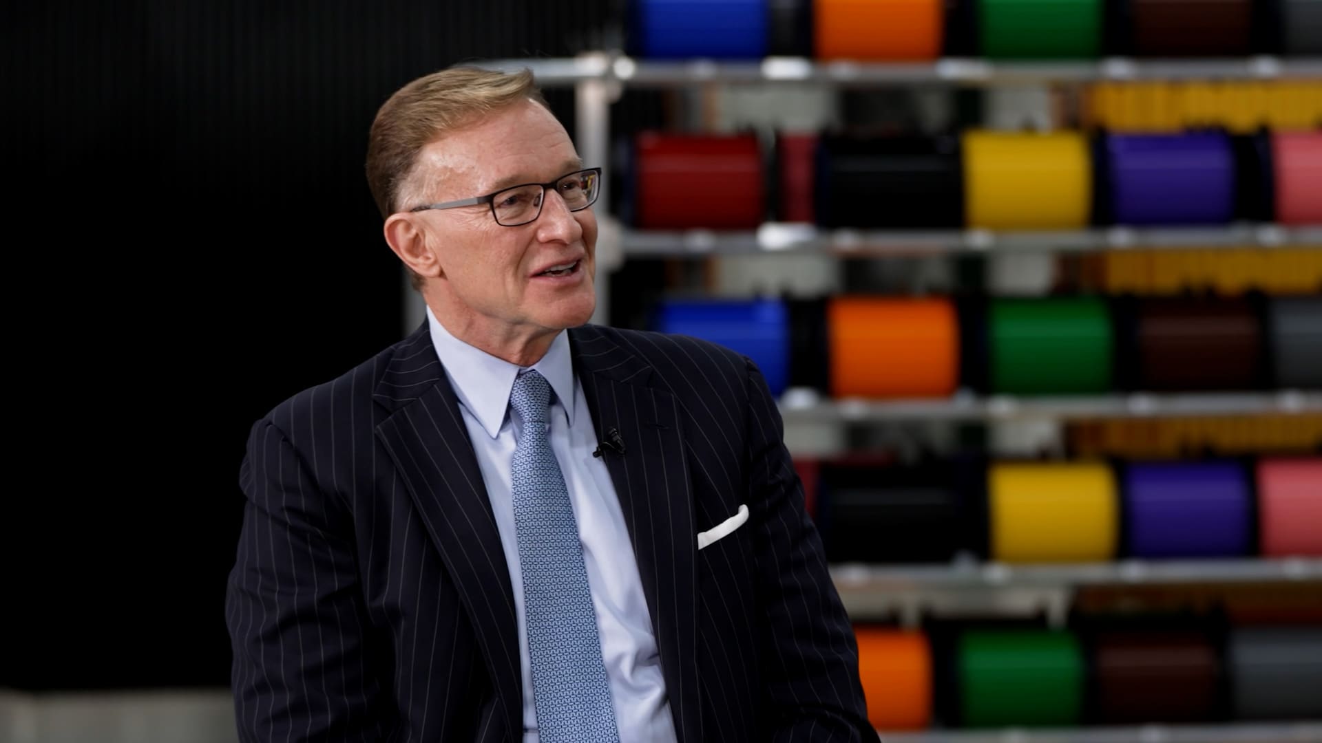 Corning shares jump 9% after striking deal to power Amazon AI data centers in U.S.