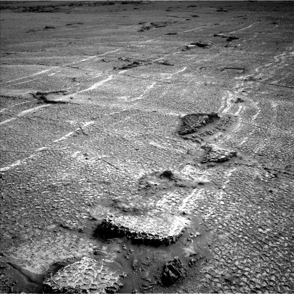 Curiosity Blog, Sols 4927–4933: Let’s Drive to That Smooth Area