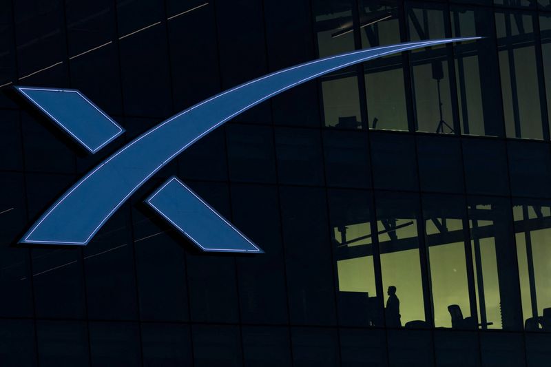 Exclusive-SpaceX targets $1.75 trillion valuation including greenshoe option in record IPO, sources say