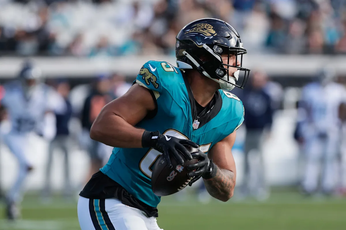How does Brenton Strange's new deal with Jaguars compare to other TEs?