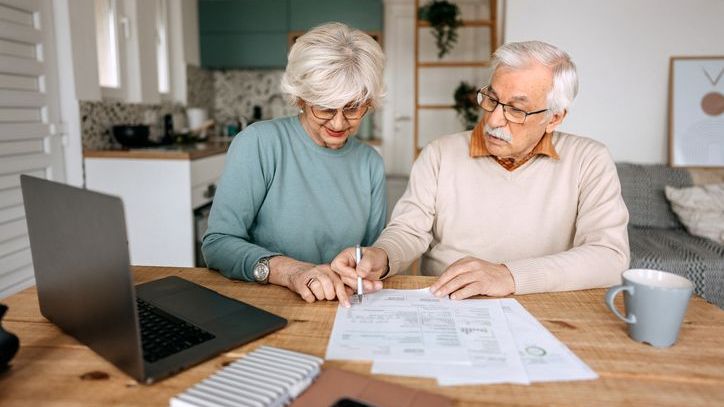 How Long Can $900,000 in an IRA Last for a 75-Year-Old Retiree?