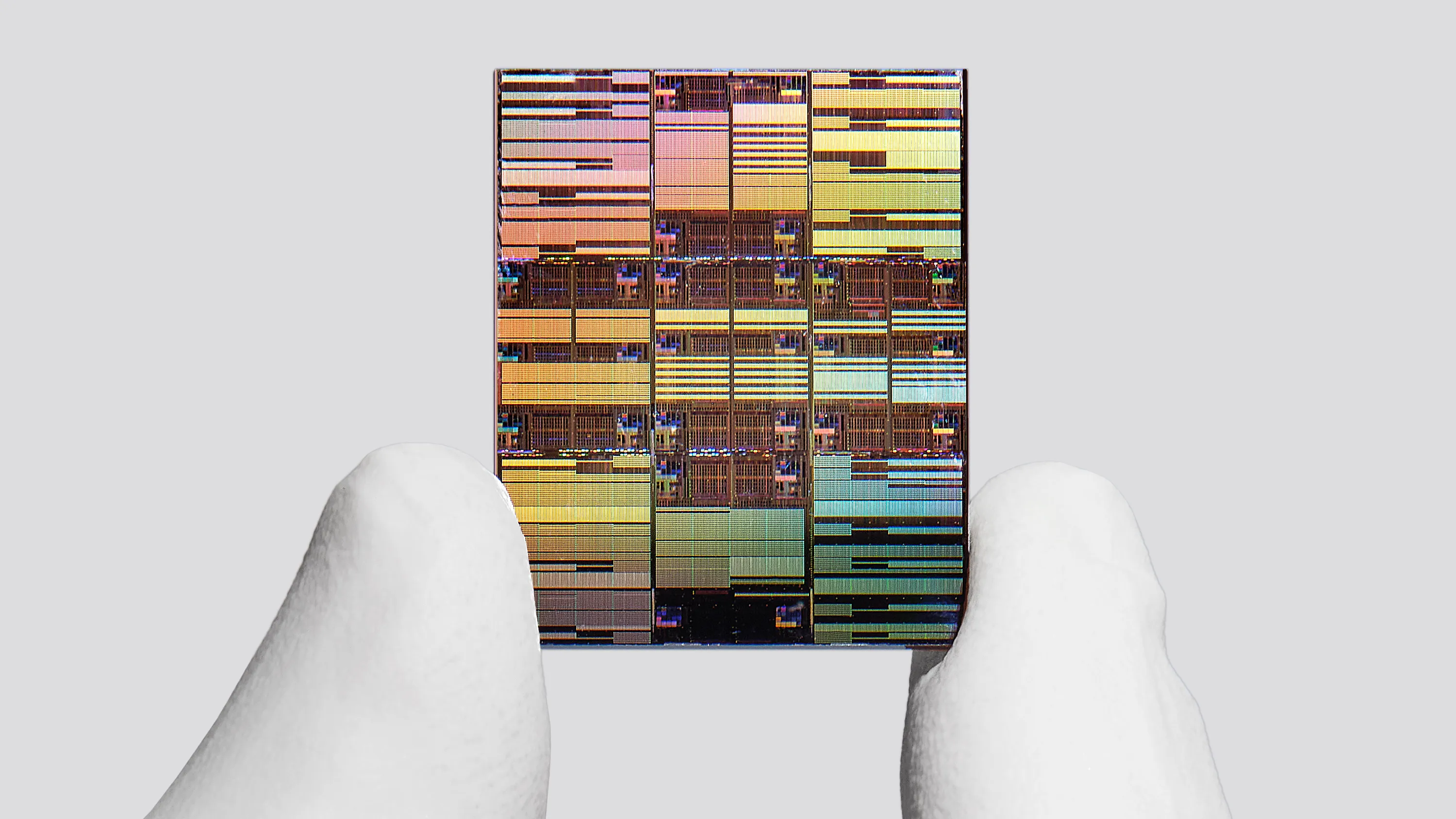 IBM has unveiled chip technology that could help extend Moore’s Law another decade