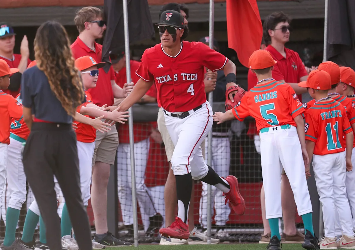Infielder Linkin Garcia leaving Texas Tech baseball for UT