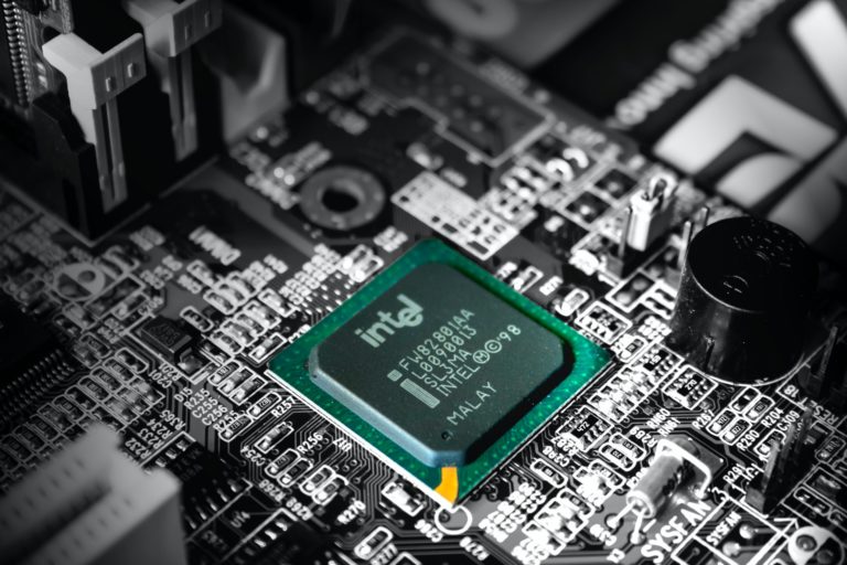 Intel (INTC) and Hitachi Team Up to Accelerate Physical AI Across Industries