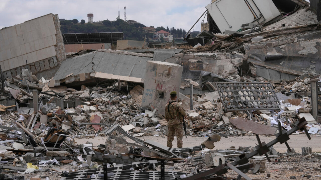 Israel and Lebanon discuss plan to transfer some southern territory to Lebanese army