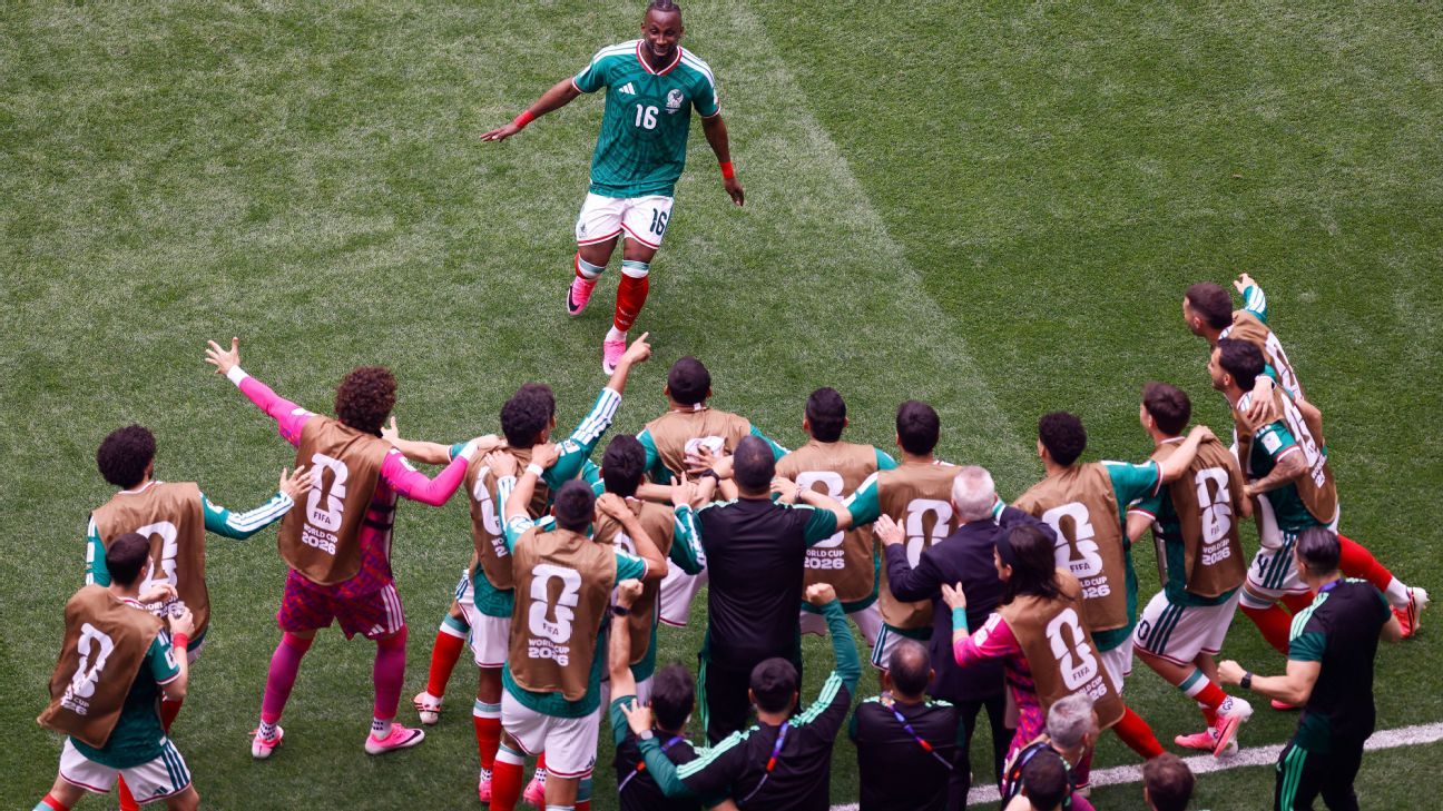 Live updates: Mexico take early lead in World Cup ...