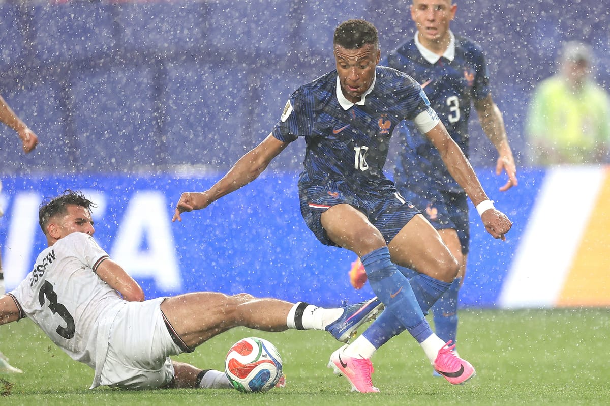 Mbappé double powers France past Iraq 3-0 to reach World Cup knockout stage