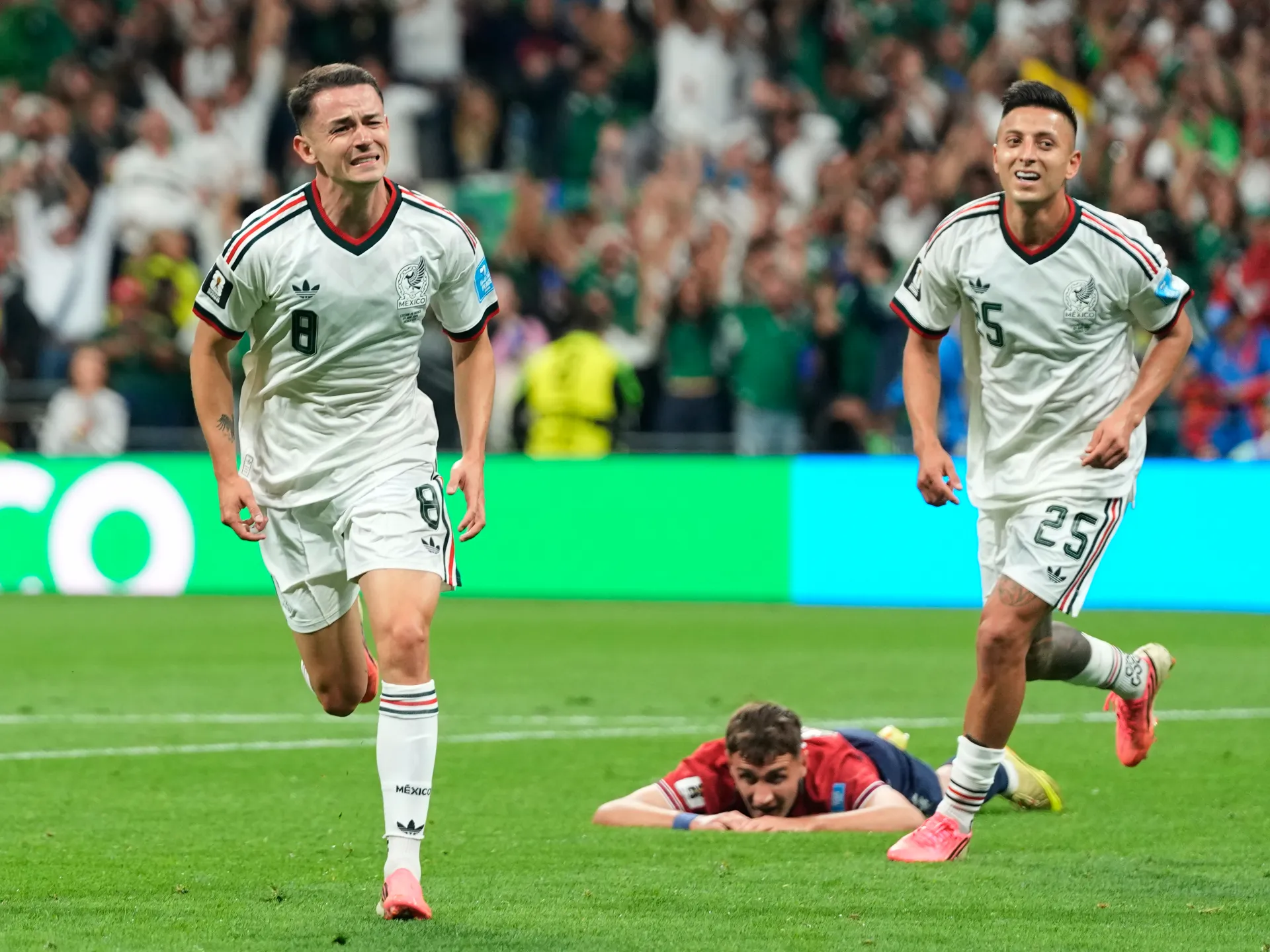 Mexico triumph 3-0 to eliminate Czechia and win all three World Cup matches