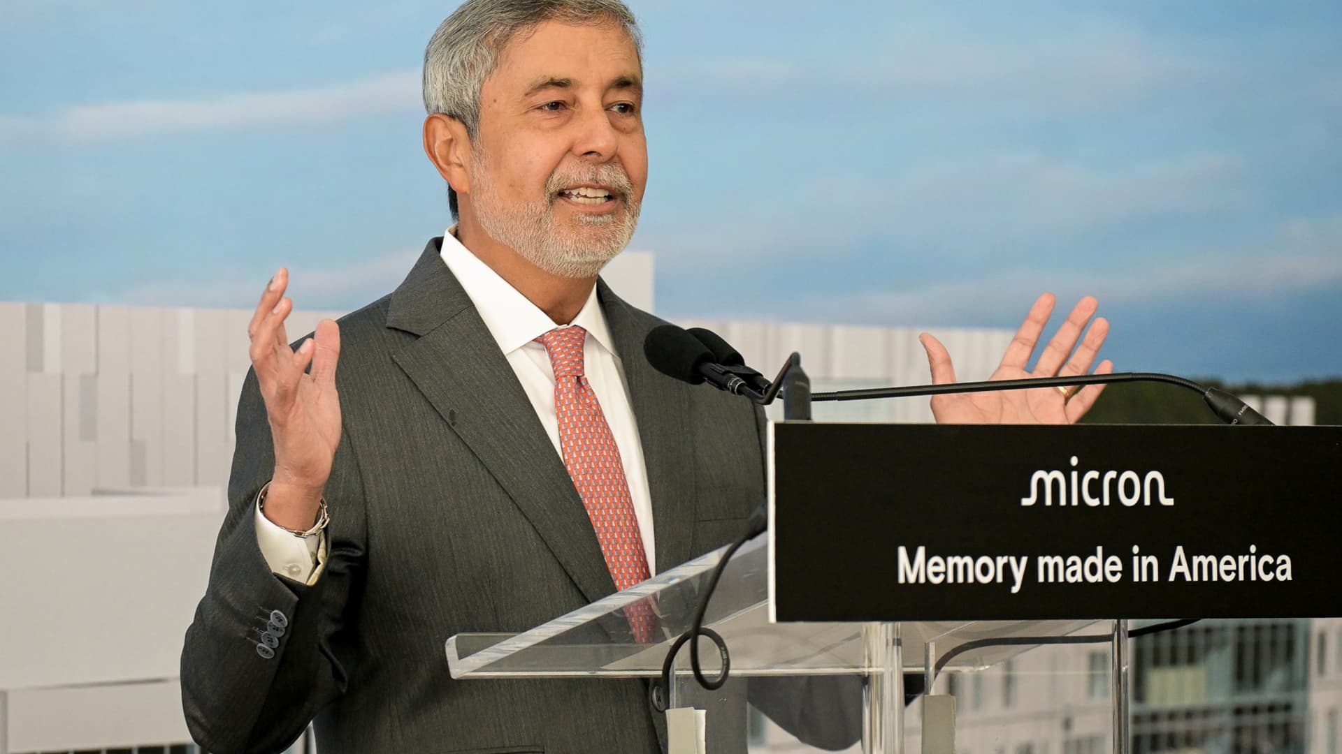 Micron stock jumps 10% as soaring prices from memory crunch lead to quadrupling of revenue 