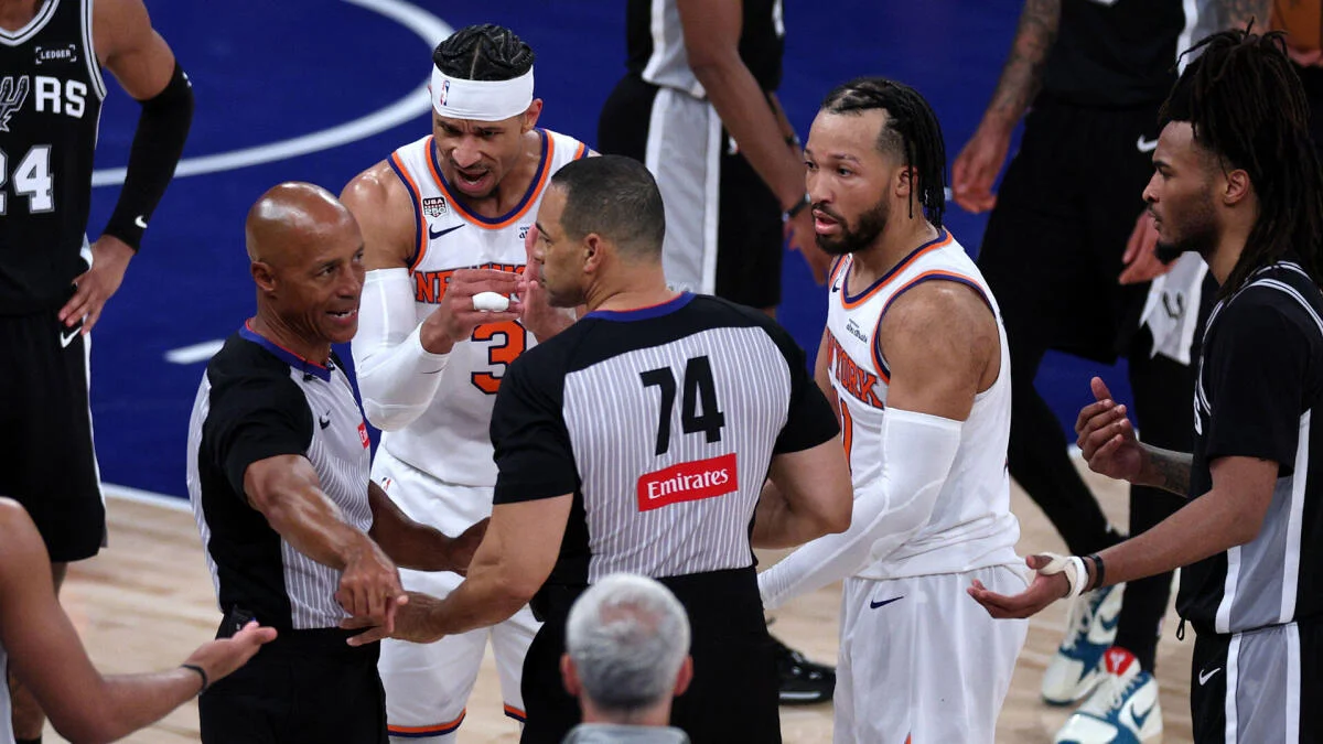 
                        Mike Brown echoes growing frustrations of Knicks fans over NBA Finals officiating after Game 3
                    