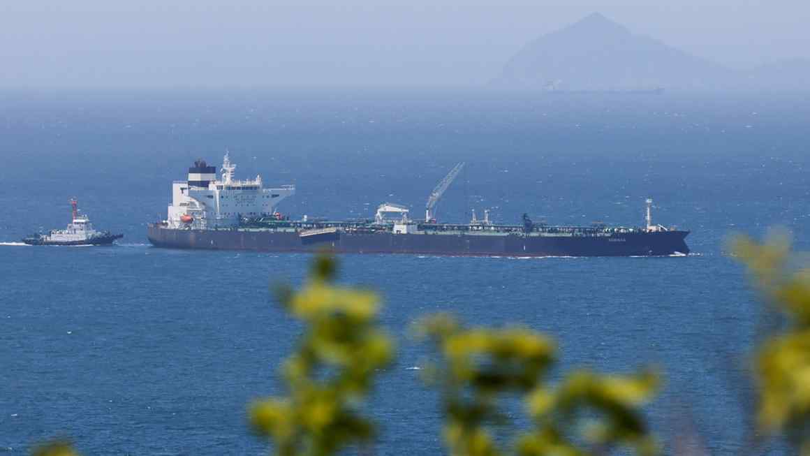 Oil price back at prewar levels as Gulf flows pick up