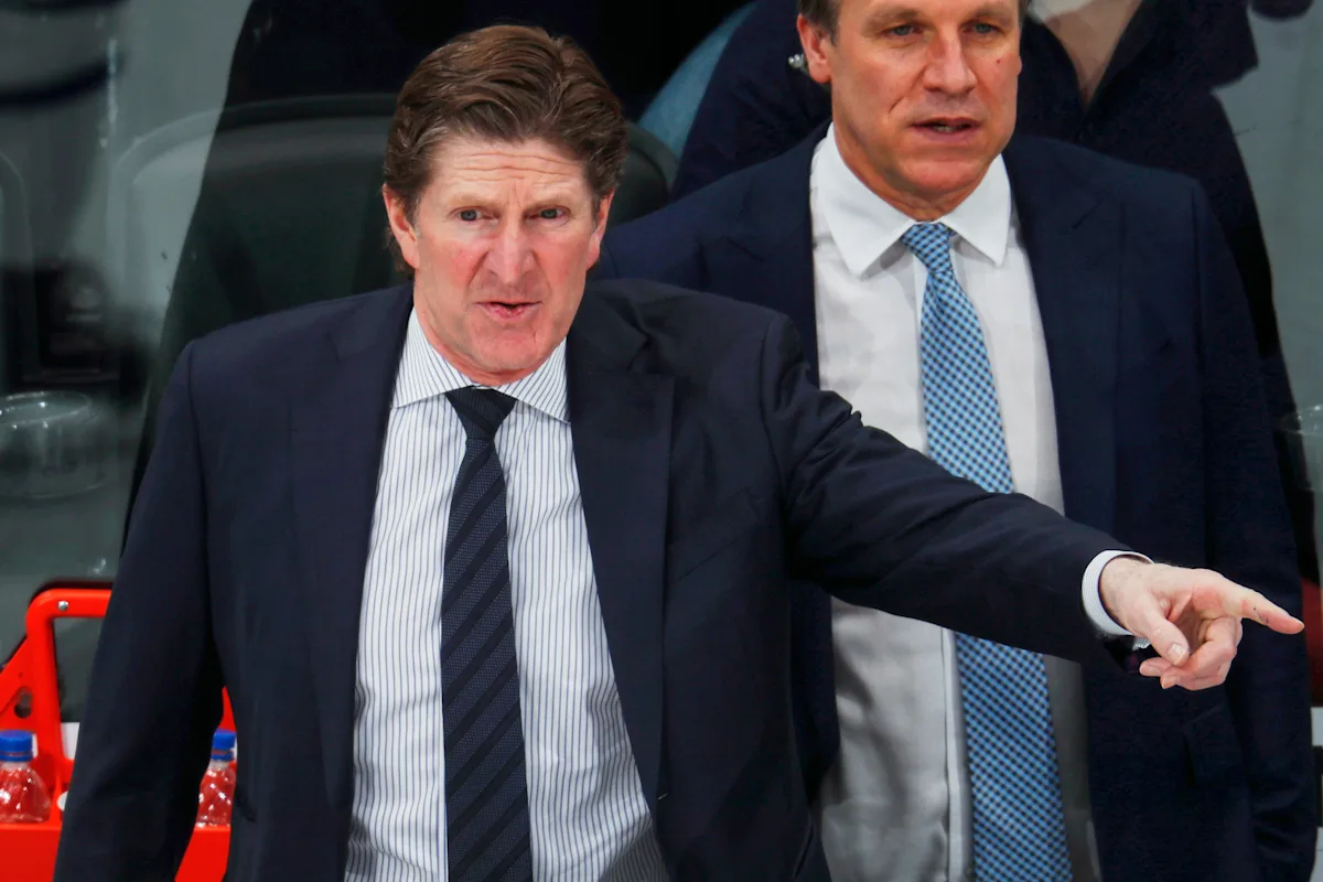Oilers hire Mike Babcock as coach after the NHL clears him following an investigation