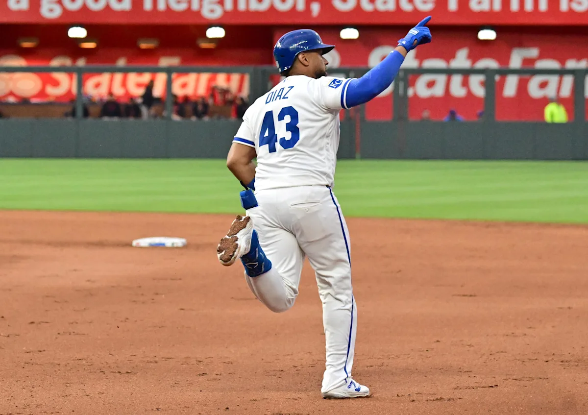 Rangers signing Elias Diaz, per reports